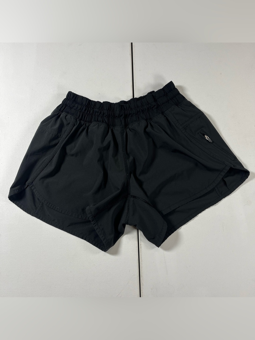 Lululemon tracker Shorts Womens 8 Black 4” Running Lined Training Athletic Gym